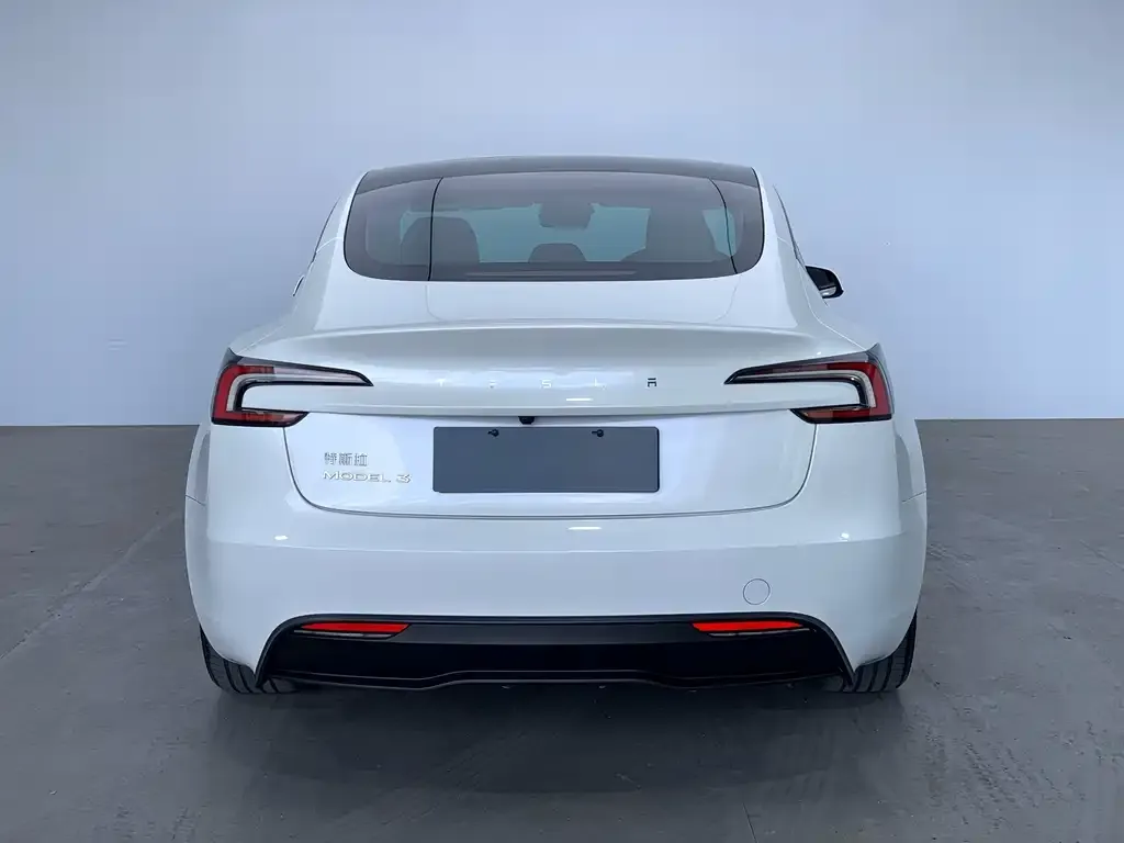 Tesla Model 3 — фото 5