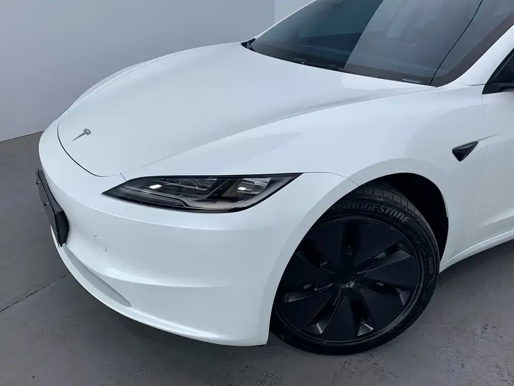 Tesla Model 3 — фото 6