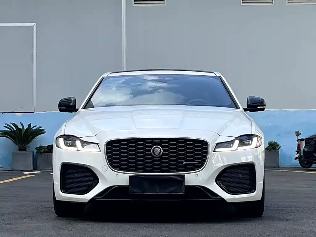 Jaguar XFL — фото 3