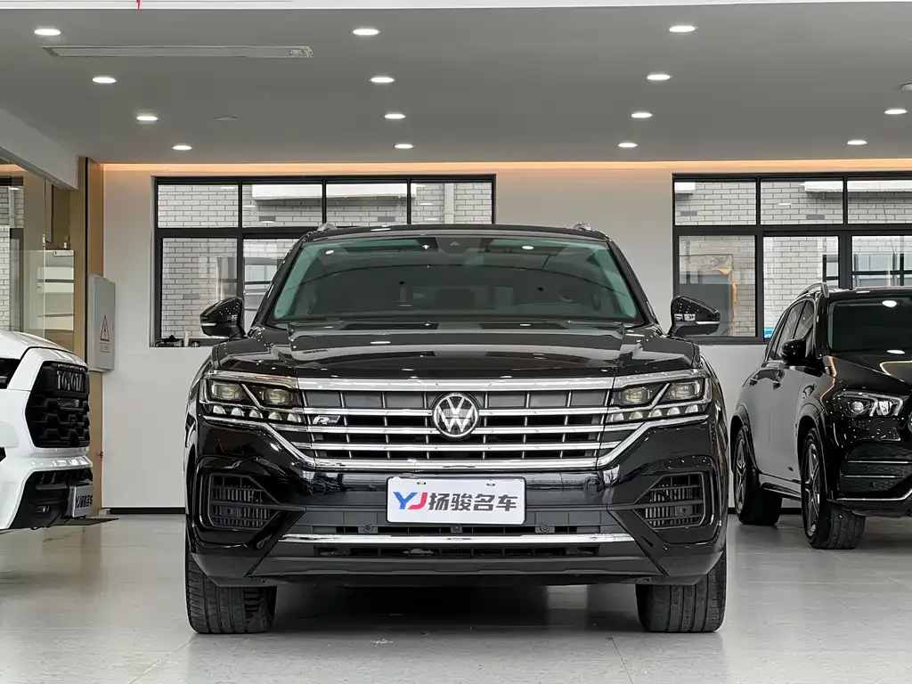Volkswagen Touareg — фото 6