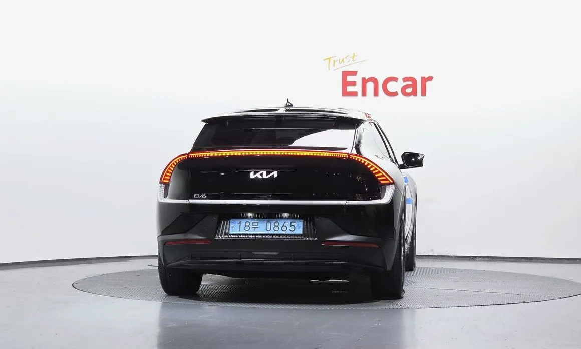 Kia EV6 2023 из KR, фото 2
