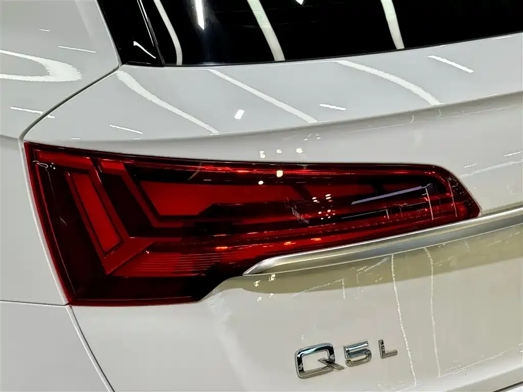 Audi Q5L — фото 5