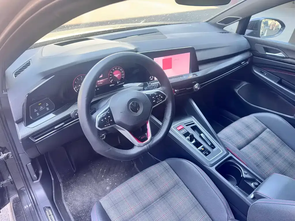 Volkswagen Golf GTI — фото 9