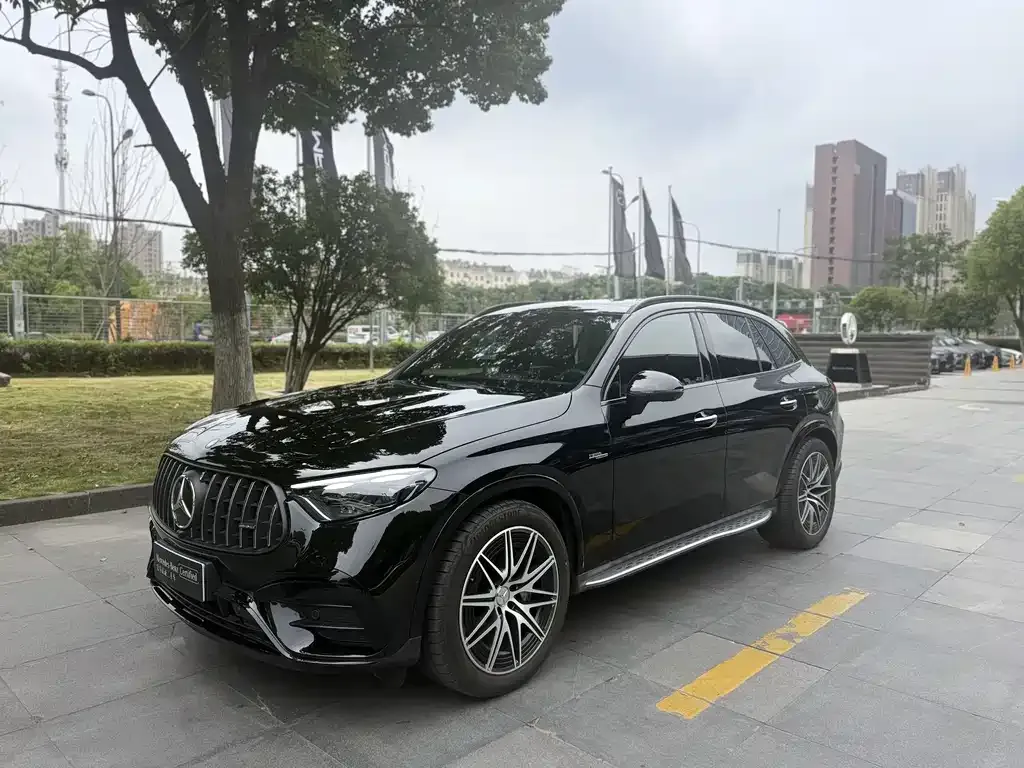 Mercedes-Benz GLC AMG — фото 1