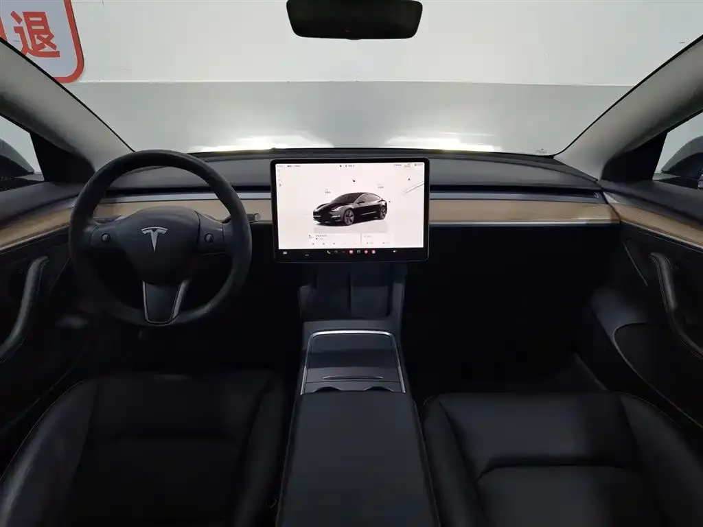 Tesla Model 3 — фото 9
