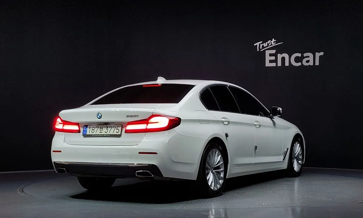 BMW 5-Series 2021 из KR, фото 10