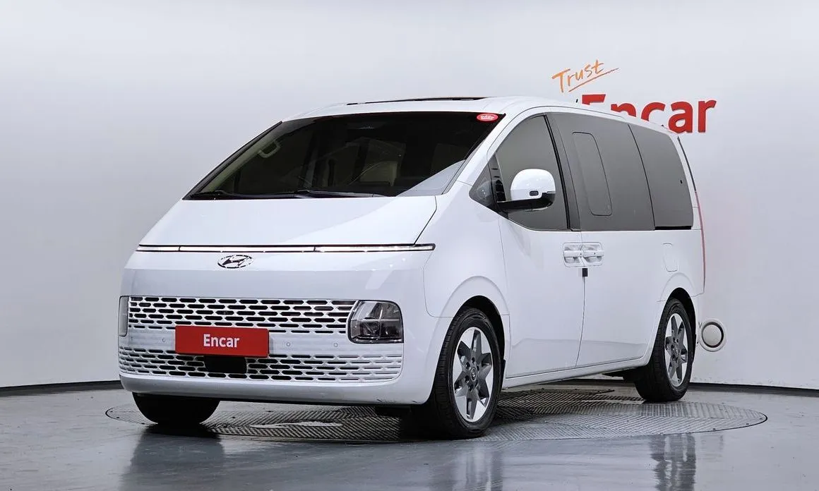 Hyundai Staria — фото 1