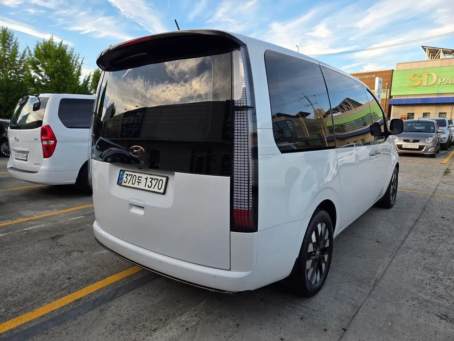 Hyundai Staria 2022 из KR, фото 3