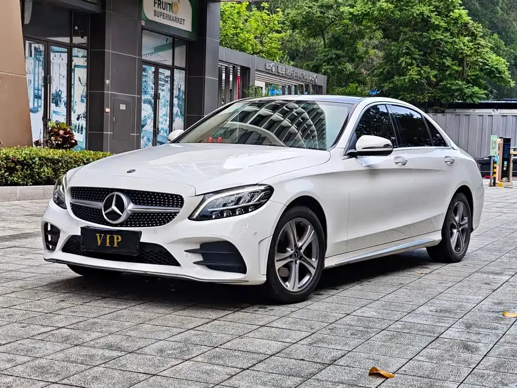 Mercedes-Benz C-Class — фото 1