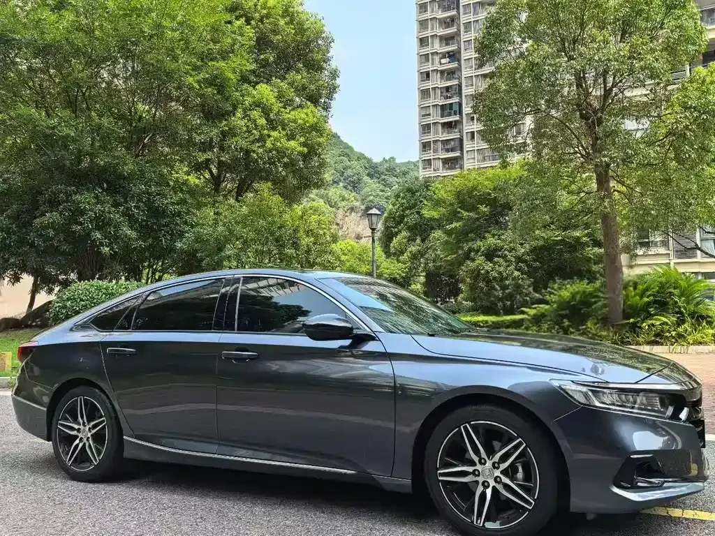 Honda Accord — фото 7