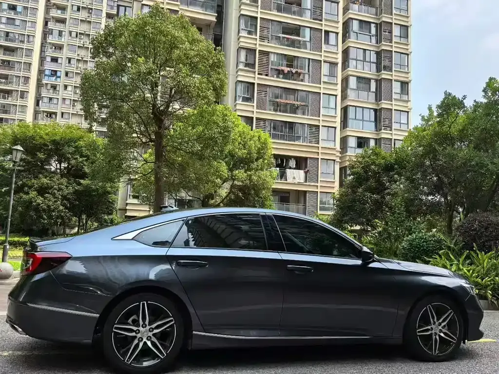 Honda Accord — фото 6
