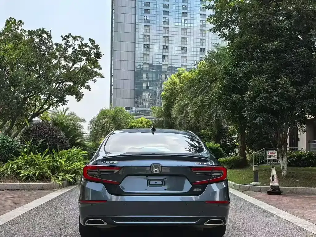 Honda Accord — фото 2