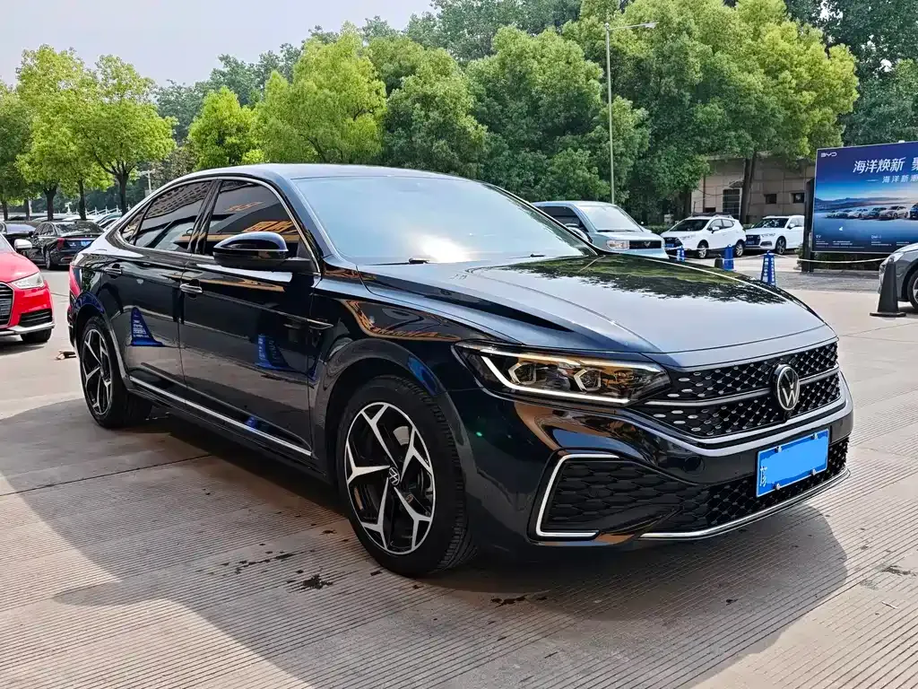 Volkswagen Passat — фото 10