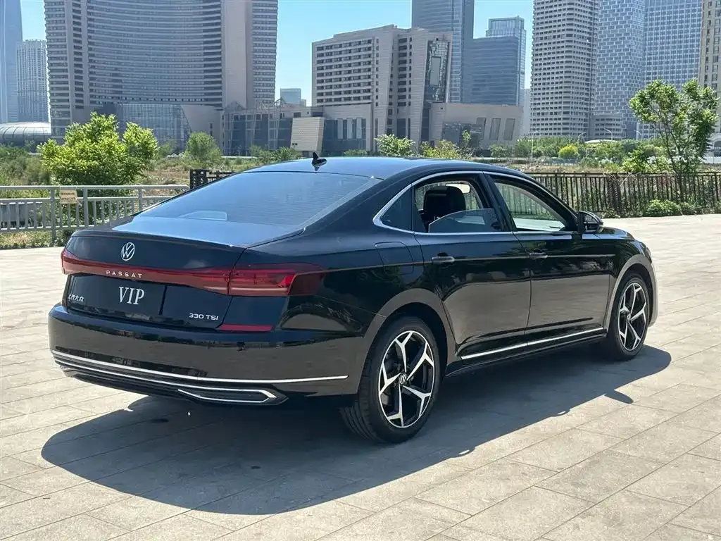 Volkswagen Passat — фото 7