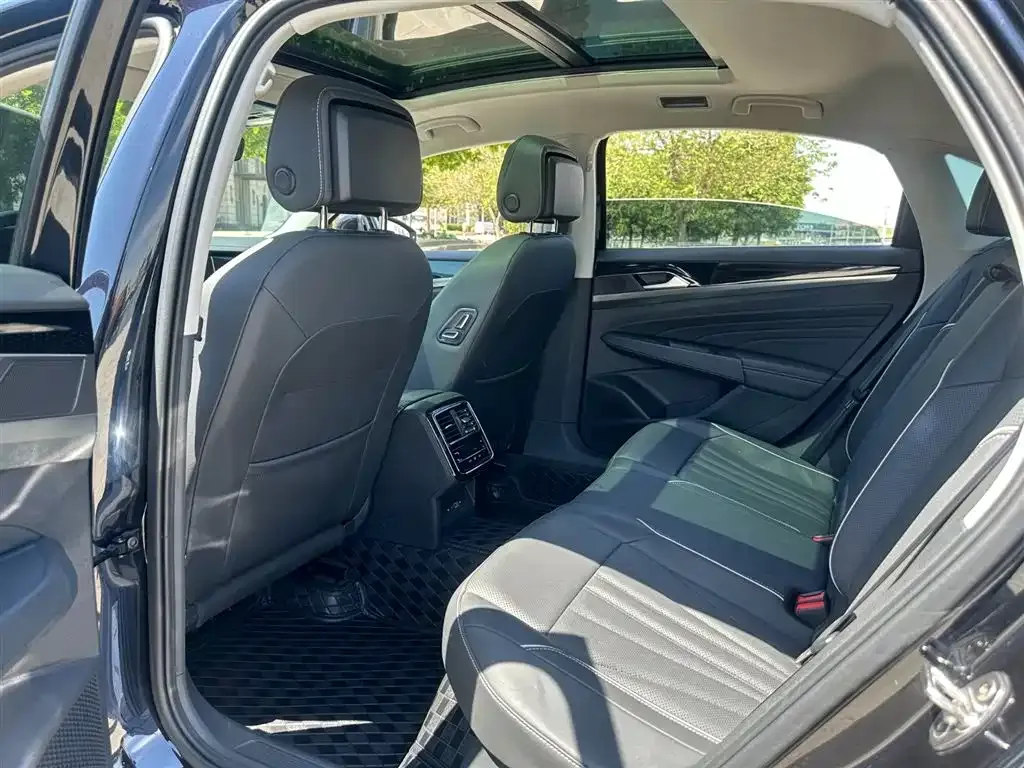 Volkswagen Passat — фото 6