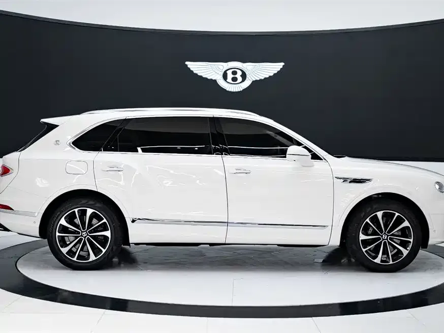 Bentley Bentayga — фото 3