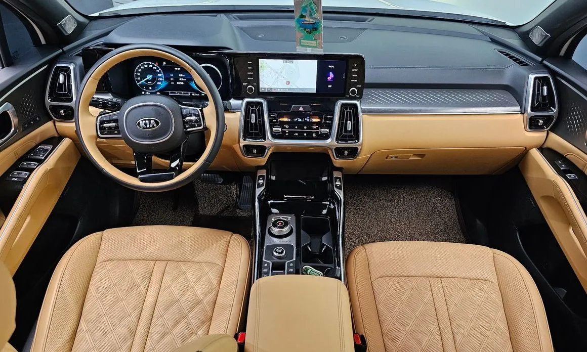 Kia Sorento — фото 10