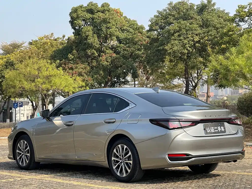 Lexus ES — фото 3