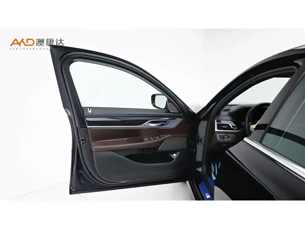 BMW 7 Series 2021 из CN, фото 6