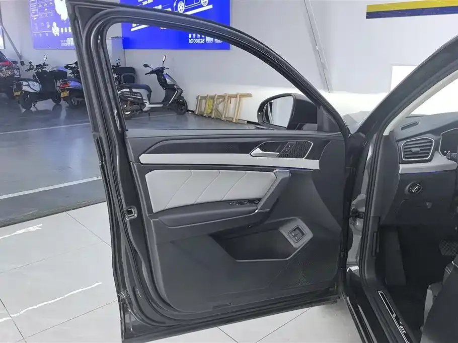Volkswagen 探岳 PHEV 2023 из CN, фото 10