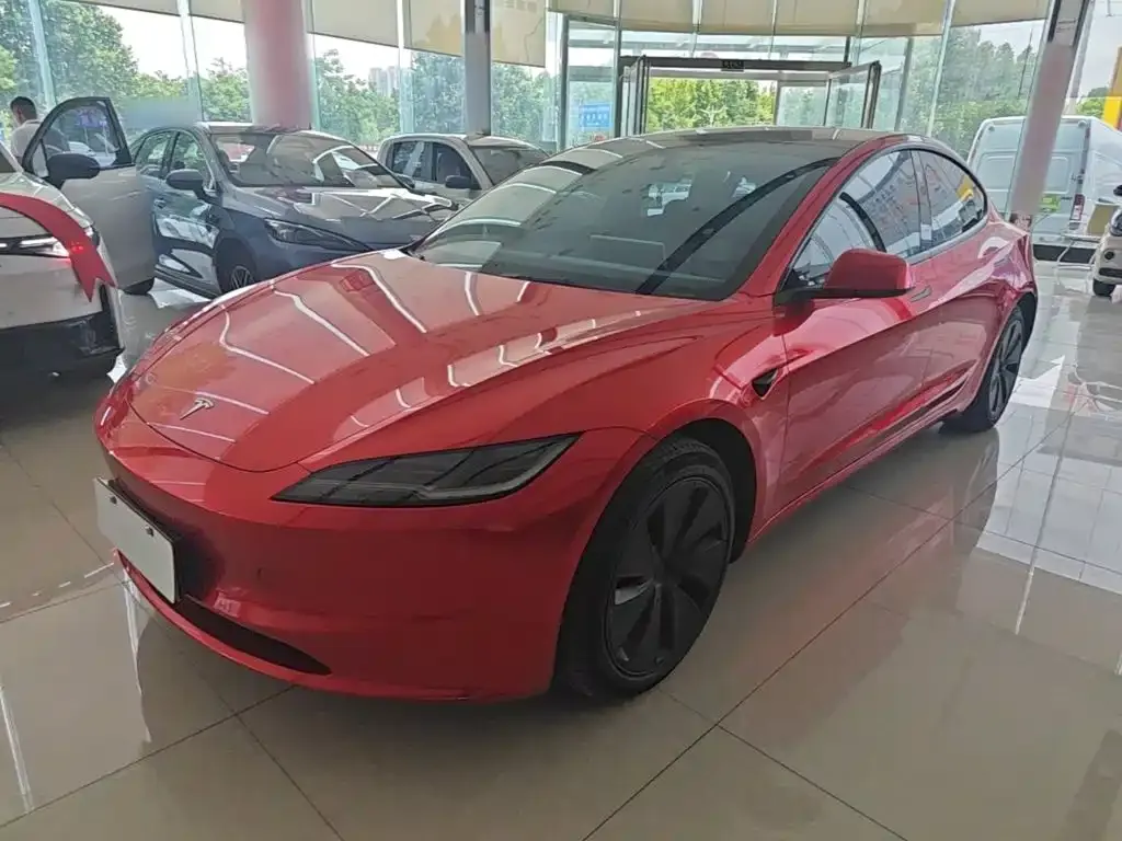 Tesla Model 3 — фото 4