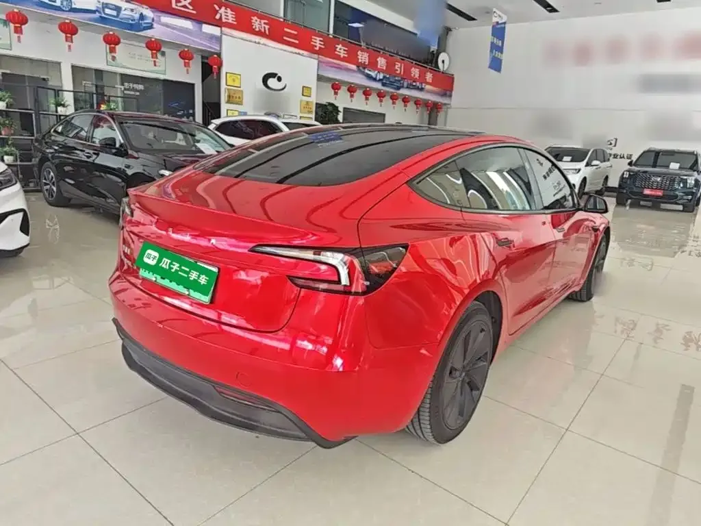 Tesla Model 3 — фото 10