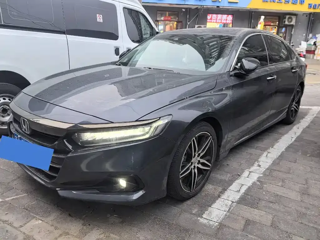 Honda Accord — фото 1