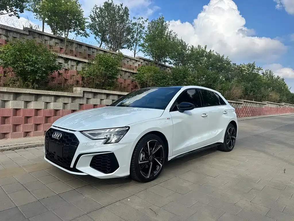 Audi A3 — фото 1