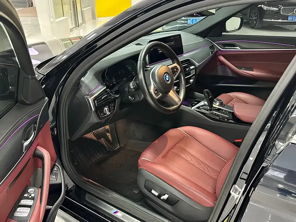 BMW 5 Series New Energy — фото 9