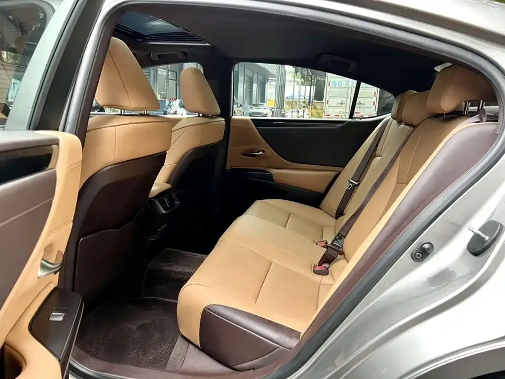 Lexus ES 2021 из CN, фото 7