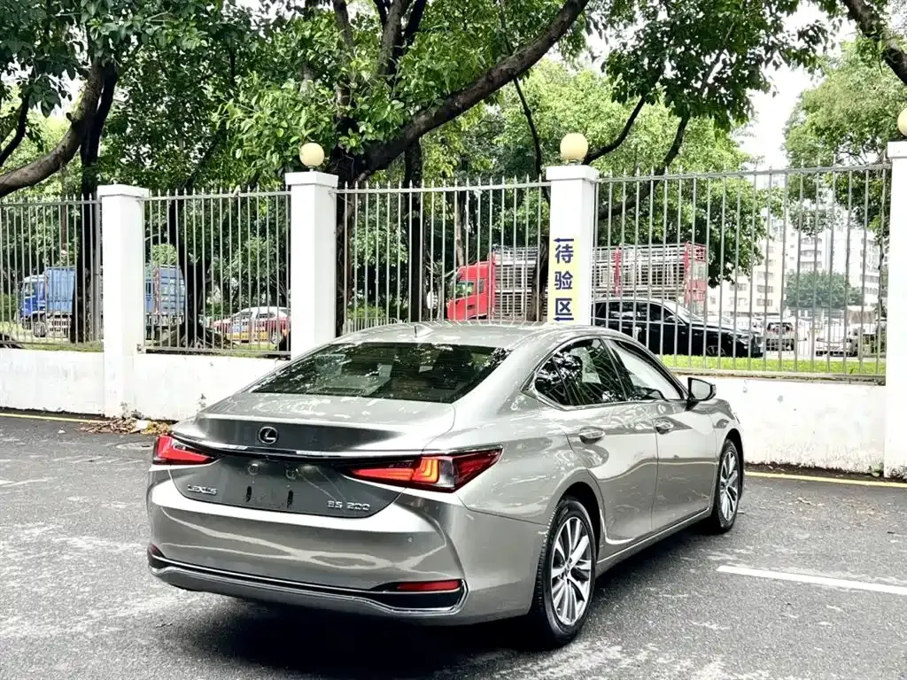 Lexus ES 2021 из CN, фото 2