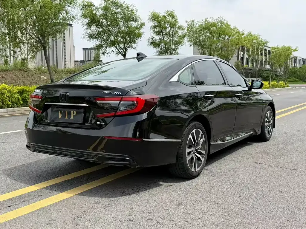 Honda Accord — фото 7