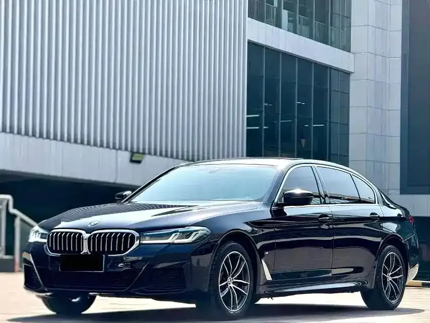 BMW 5 Series — фото 1