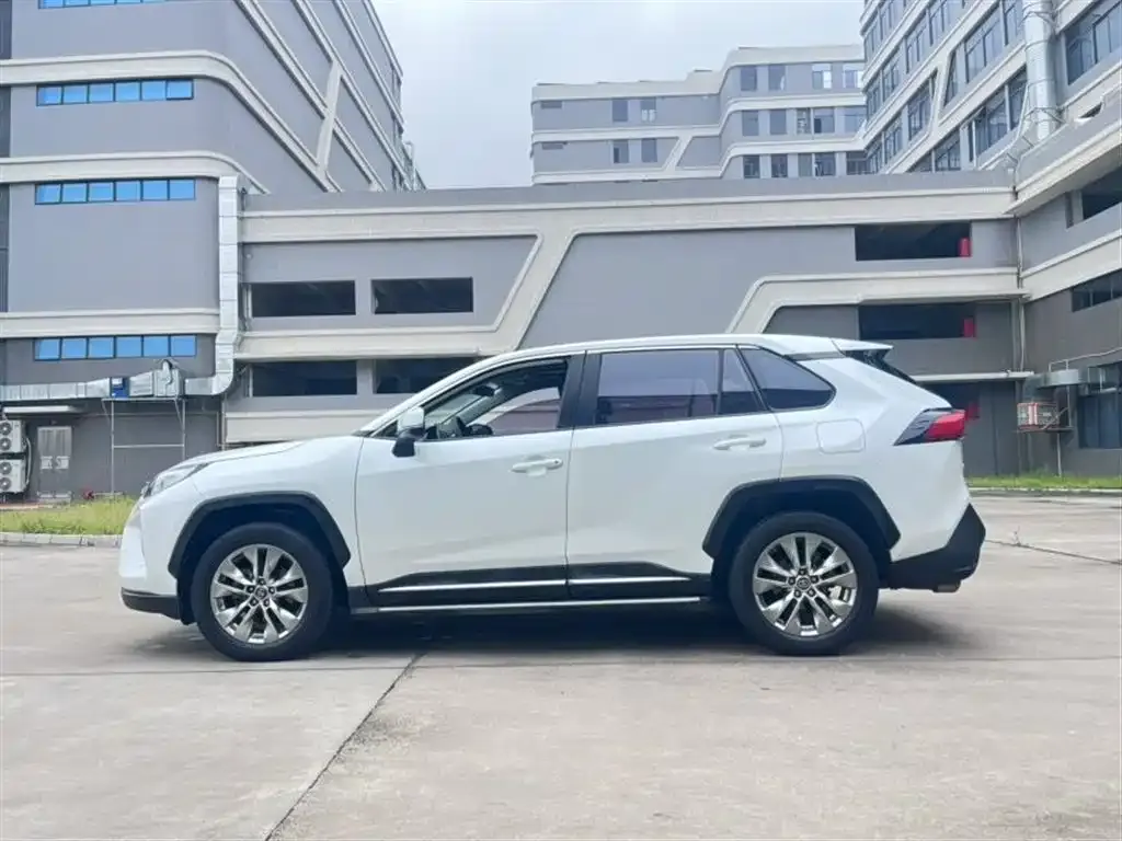 Toyota Wildlander — фото 2