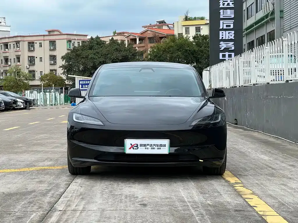 Tesla Model 3 — фото 9