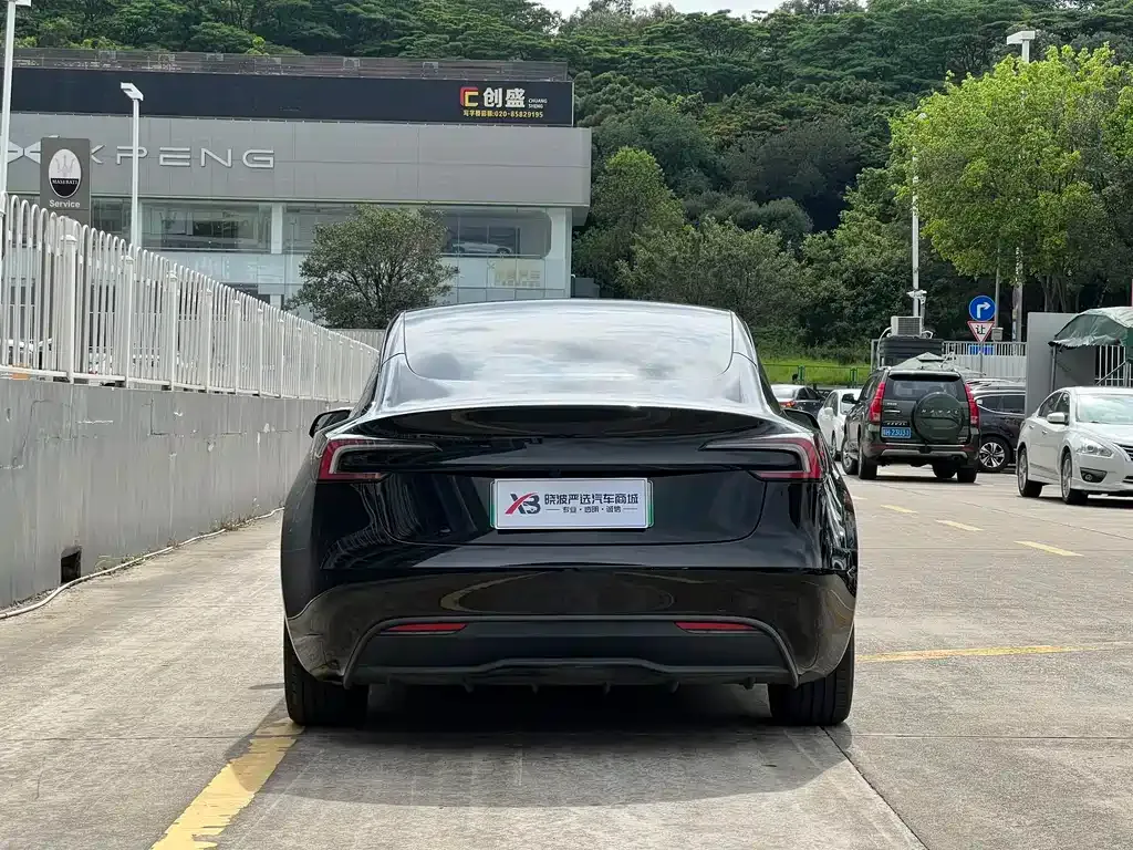 Tesla Model 3 — фото 8