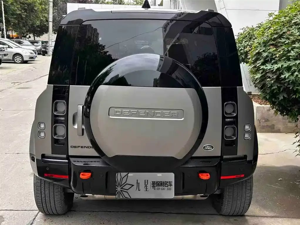 Land Rover Defender — фото 8