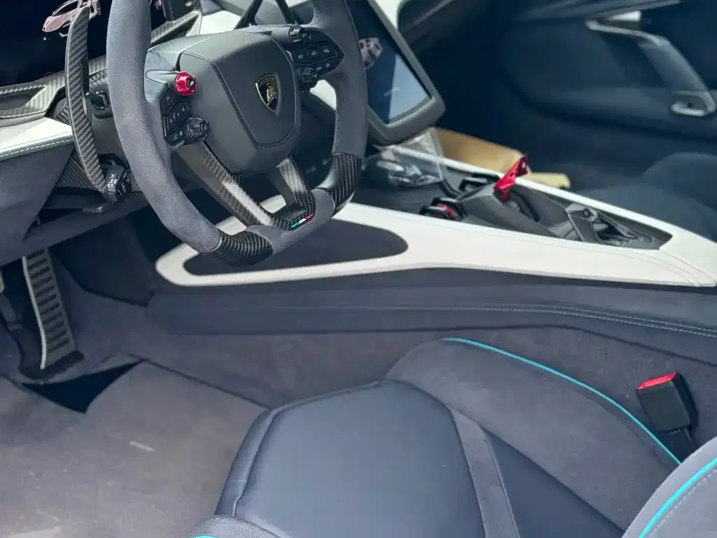 Lamborghini Revuelto 2025 из CN, фото 2