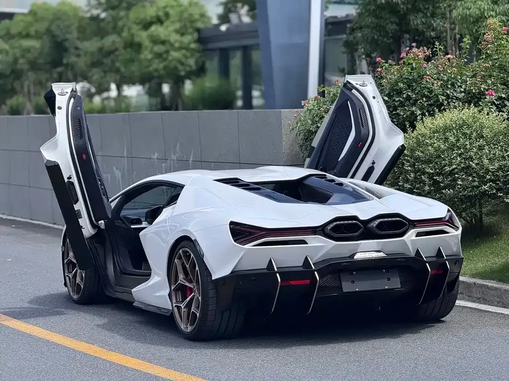 Lamborghini Revuelto 2025 из CN, фото 5