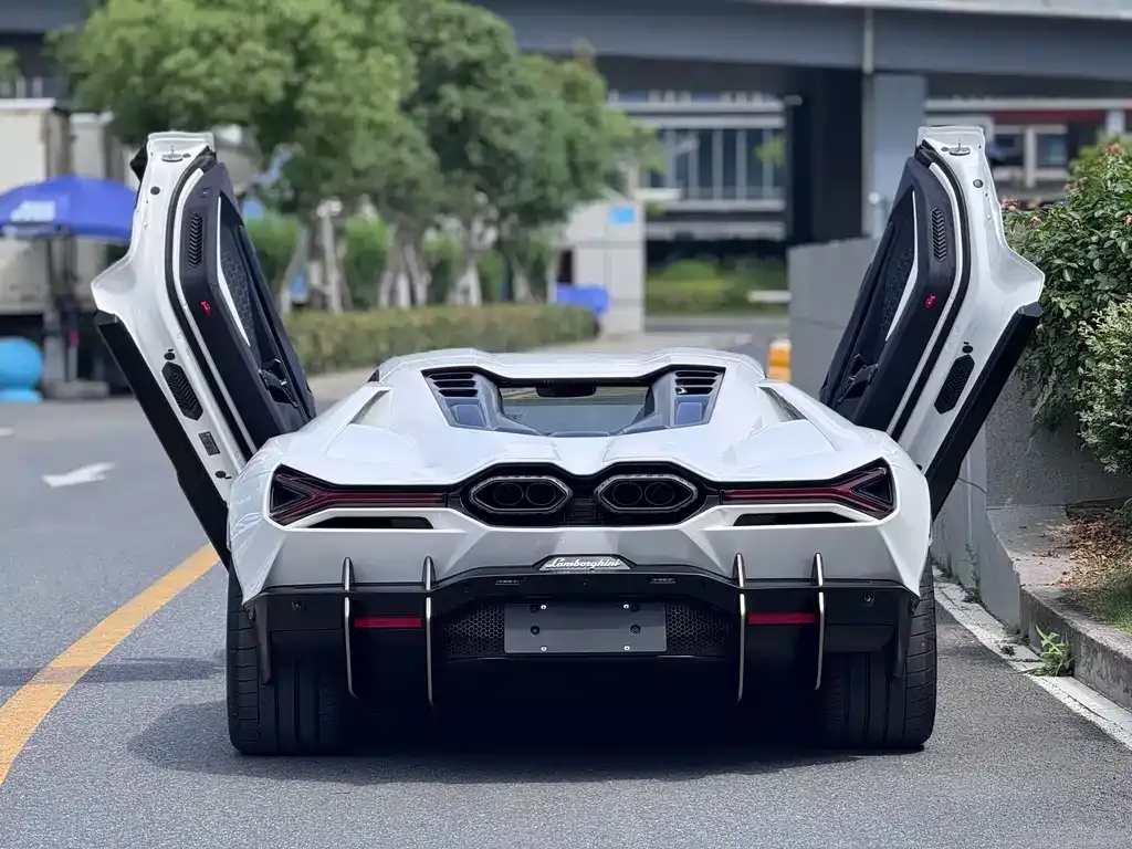 Lamborghini Revuelto 2025 из CN, фото 8