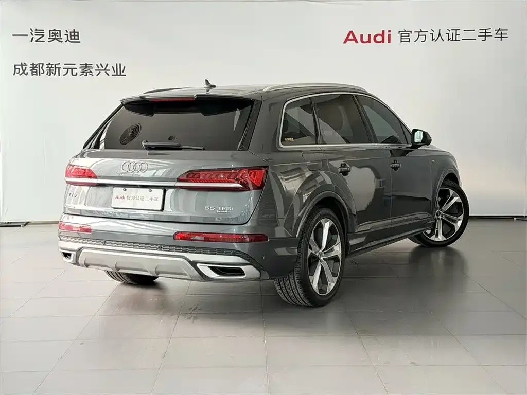 Audi Q7 — фото 8