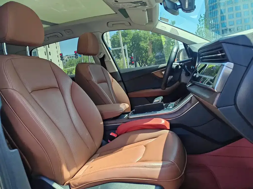 Audi Q7 2021 из CN, фото 8