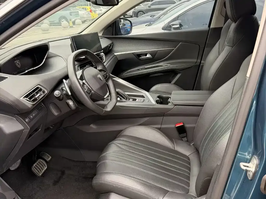Peugeot 5008 2023 из CN, фото 2
