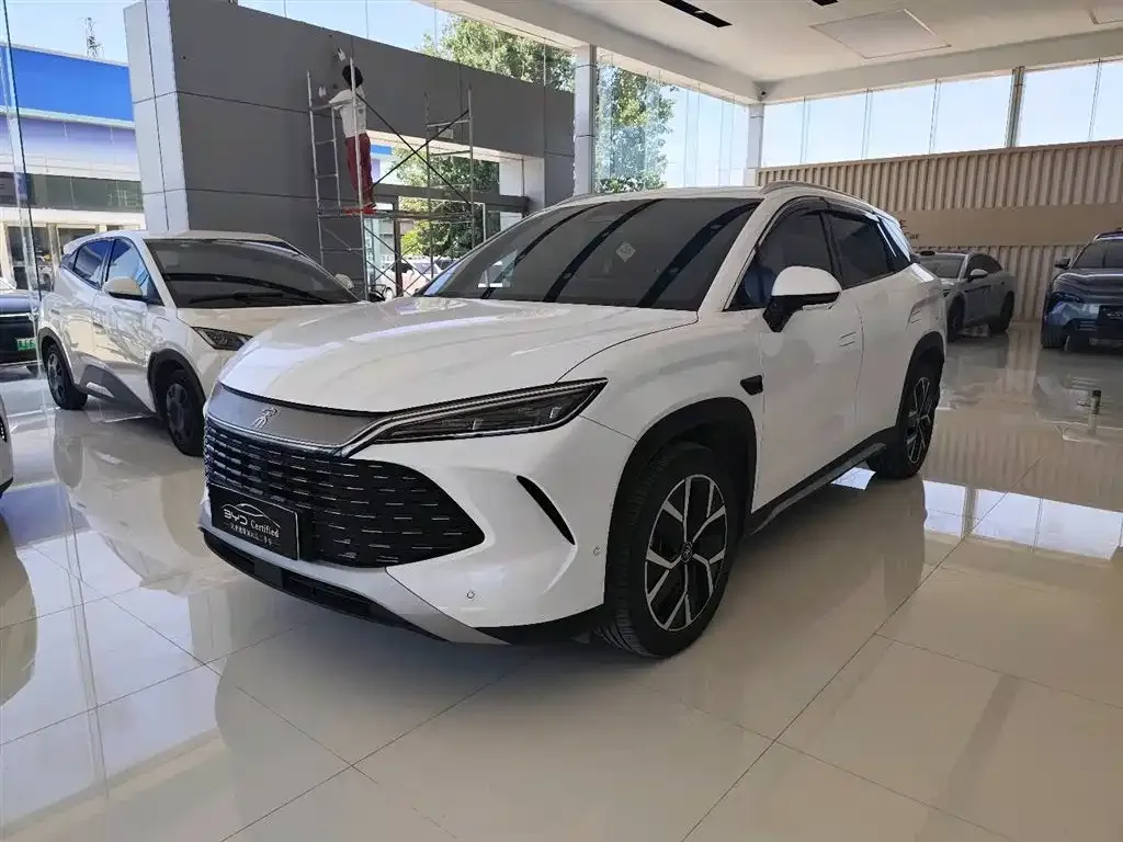 BYD L DM-i — фото 1