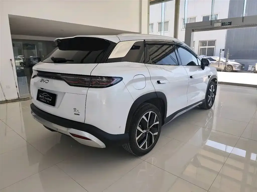 BYD L DM-i — фото 8