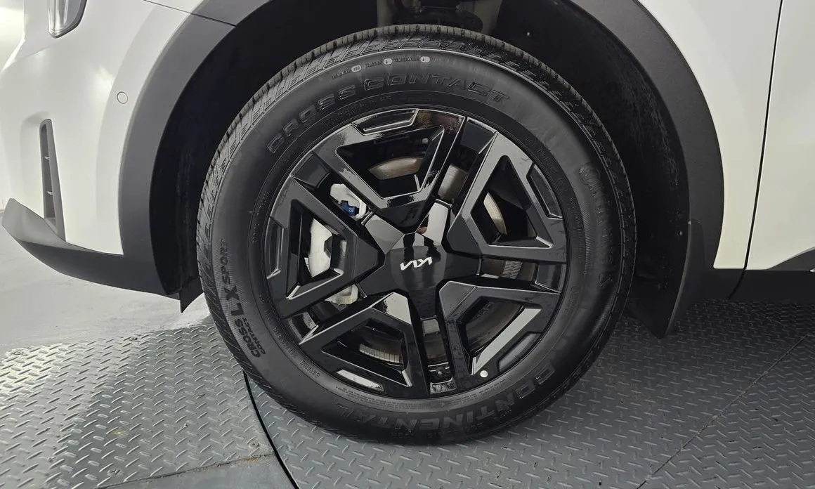 Kia Sorento — фото 10