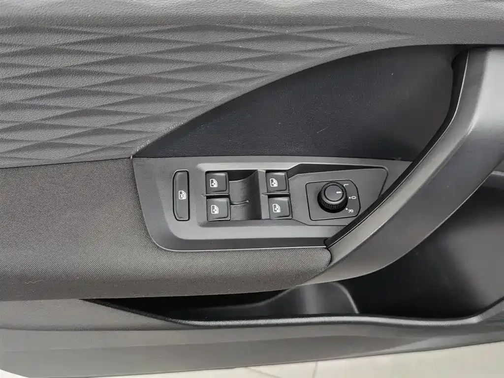 Volkswagen Tharu 2021 из CN, фото 8