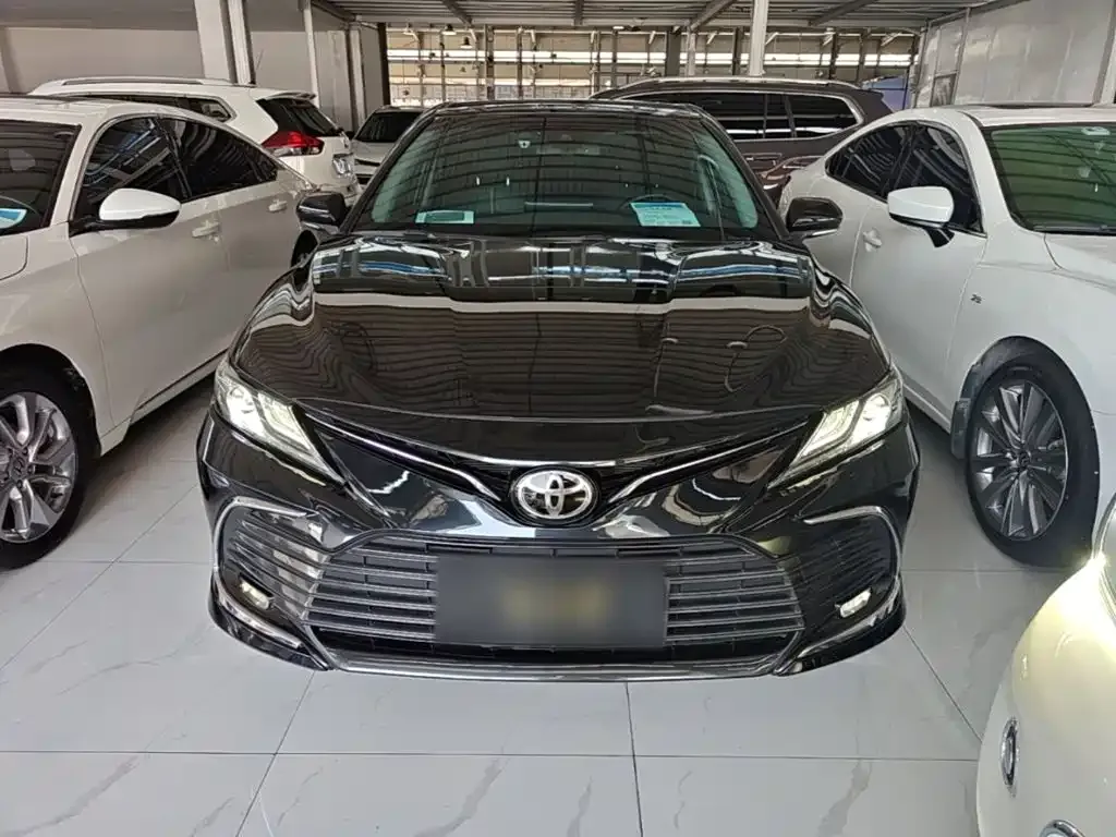 Toyota Camry — фото 10