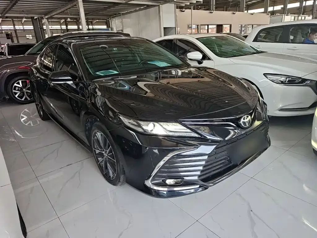 Toyota Camry — фото 3