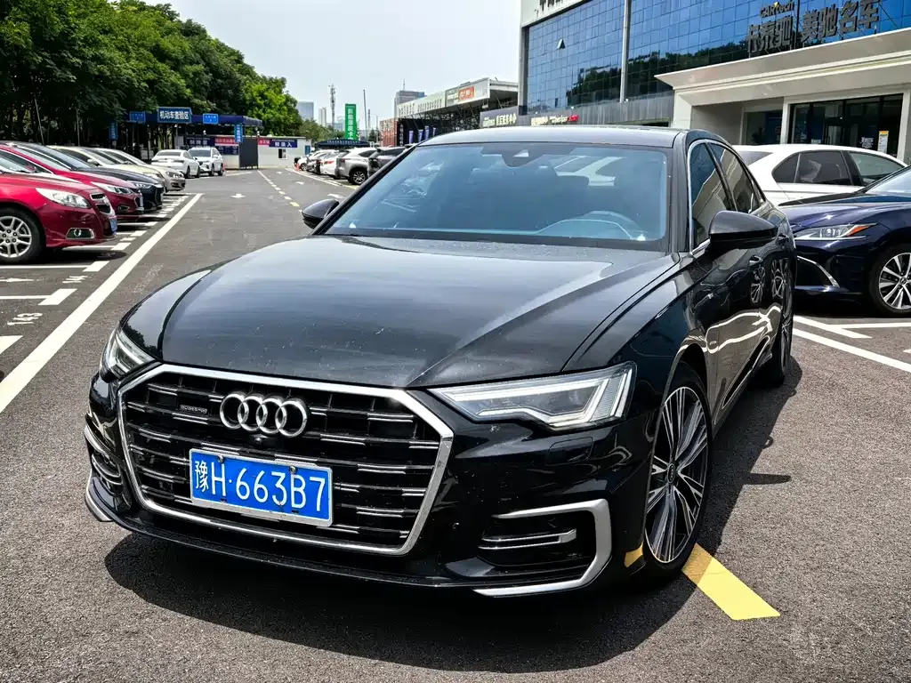 Audi A6L — фото 1